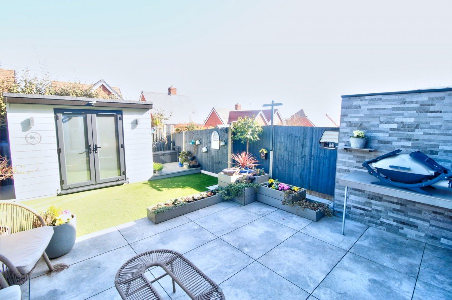 Images for Meadowsweet Lane, Stone Cross, Pevensey, BN24 5GB