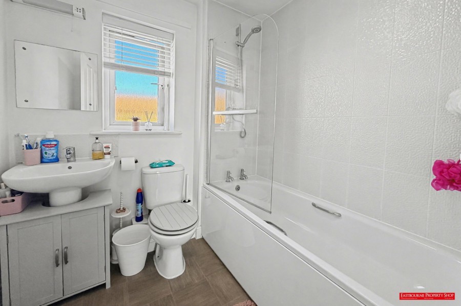 Images for Highgrove Crescent, Polegate, BN26 6FN