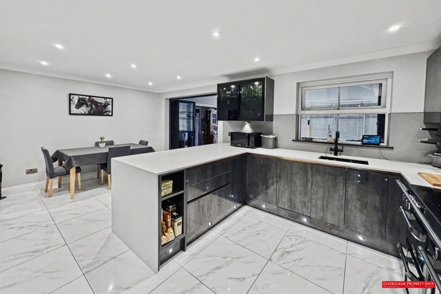 Images for Chiltern Close, Eastbourne, BN23 8HD